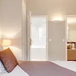 Blanc Manteau Apartment